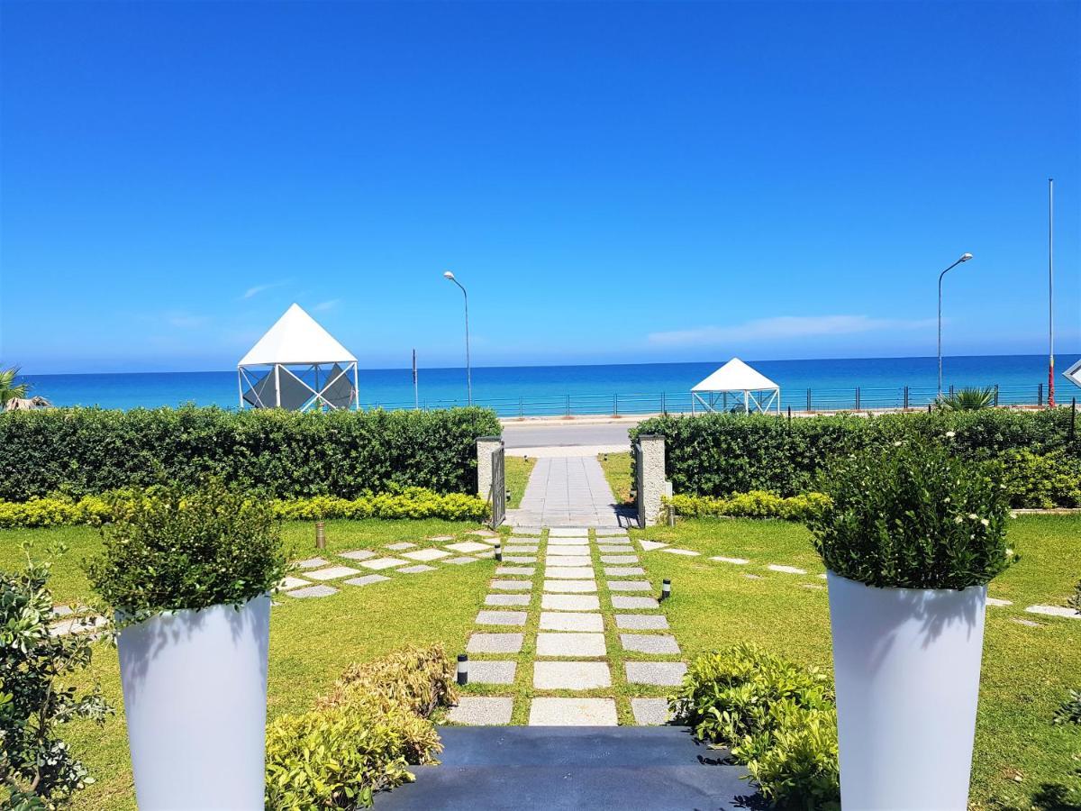 Appartamenti Vacanze Villa Meo Вилафранка Тирена Екстериор снимка