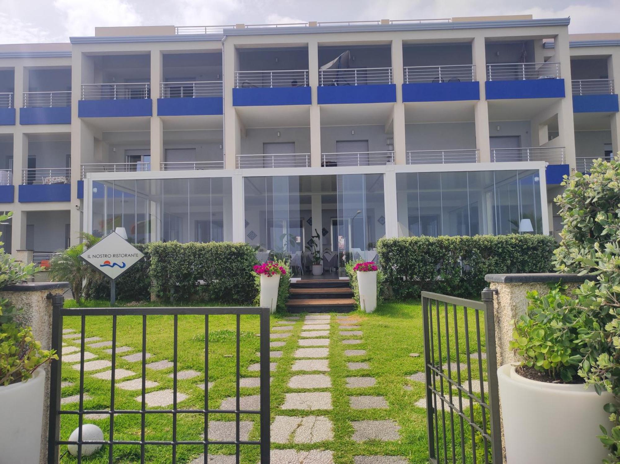 Appartamenti Vacanze Villa Meo Вилафранка Тирена Екстериор снимка