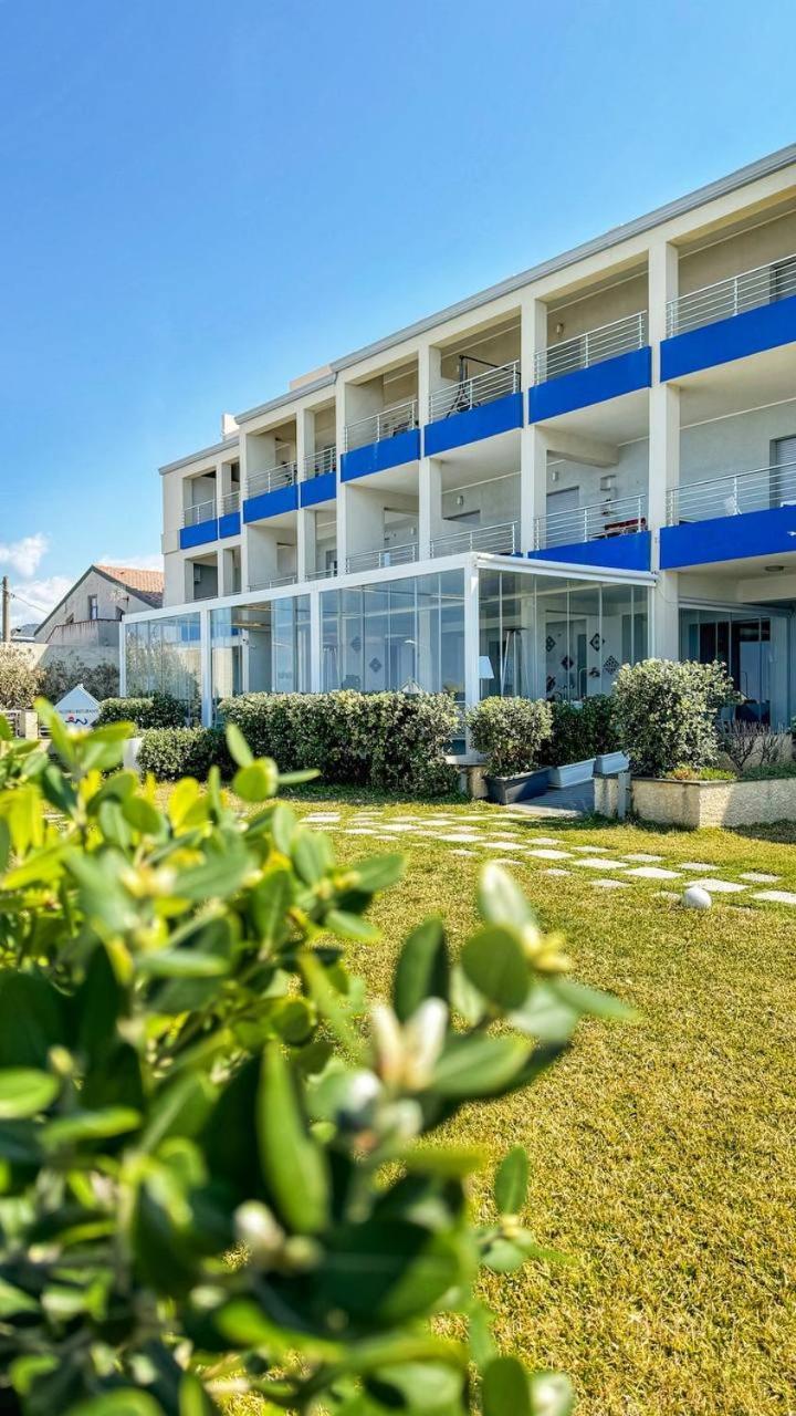 Appartamenti Vacanze Villa Meo Вилафранка Тирена Екстериор снимка