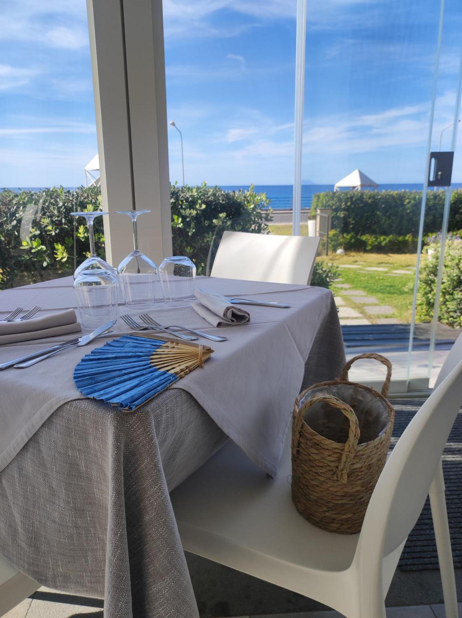 Appartamenti Vacanze Villa Meo Вилафранка Тирена Екстериор снимка