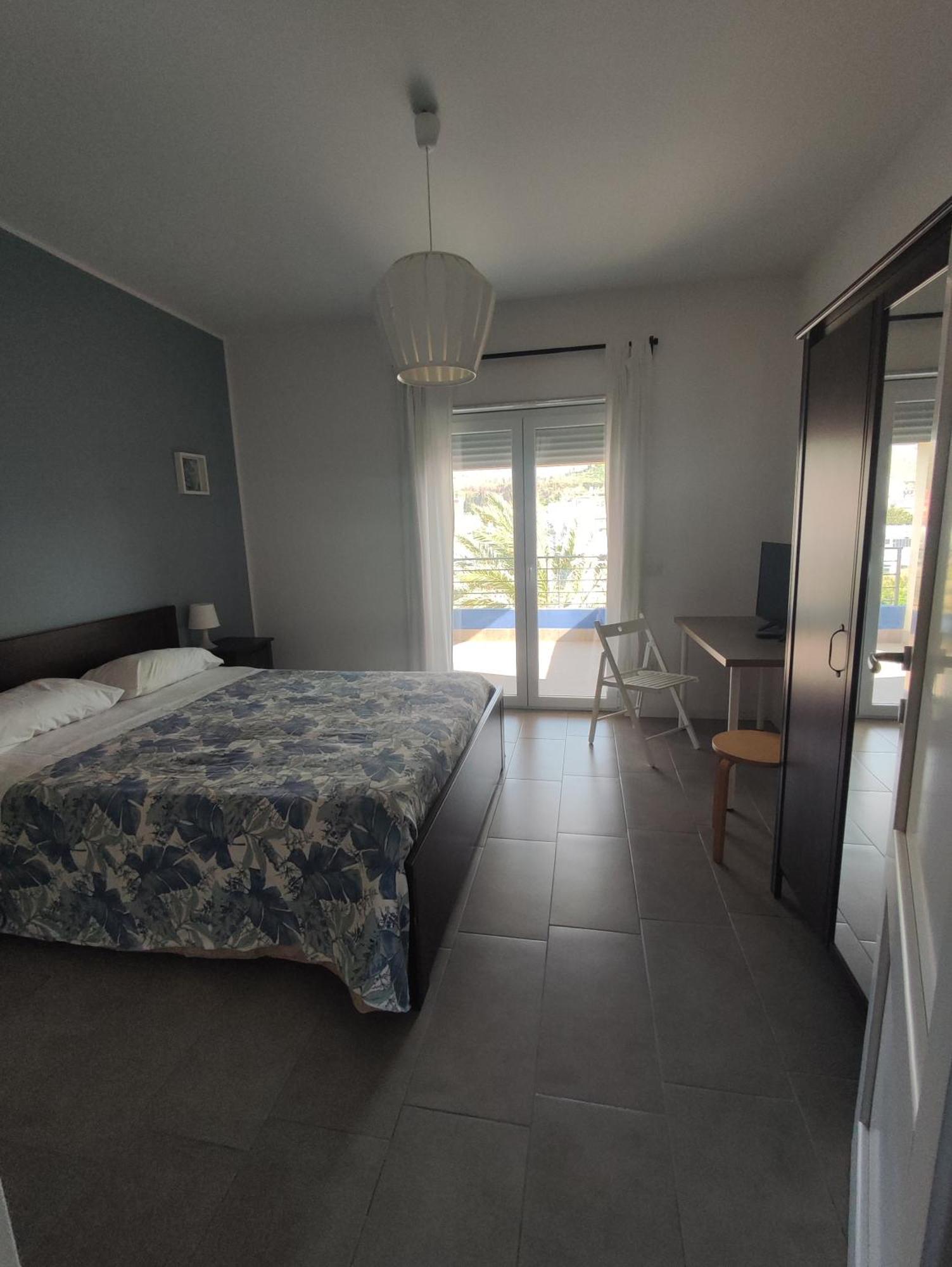 Appartamenti Vacanze Villa Meo Вилафранка Тирена Екстериор снимка