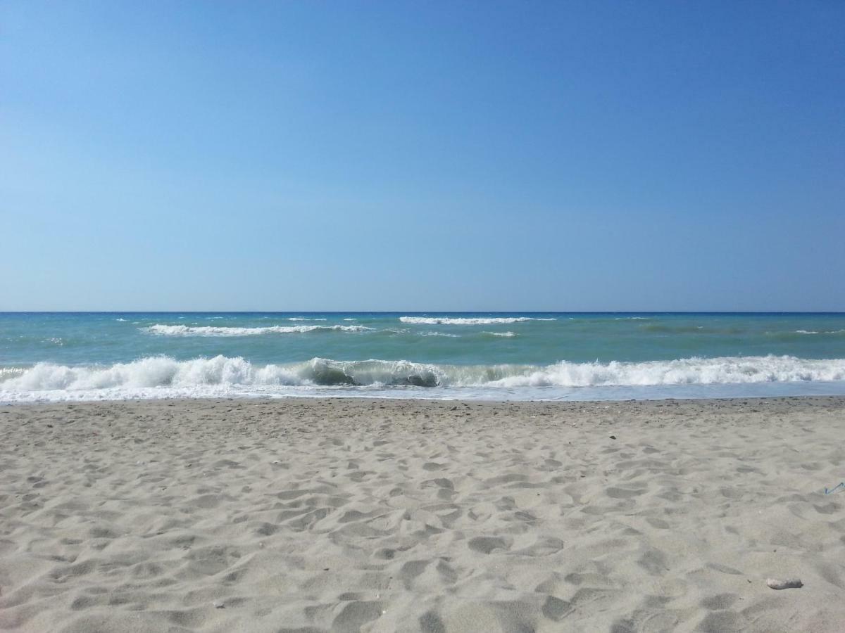 Appartamenti Vacanze Villa Meo Вилафранка Тирена Екстериор снимка